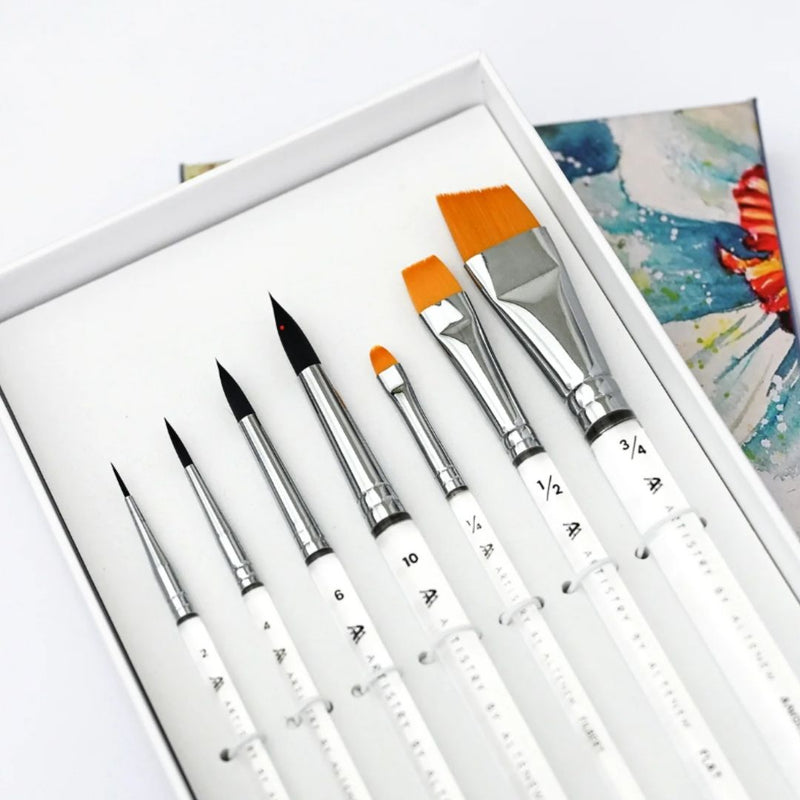 Paintbrushes 101: A Guide to Watercolor Brush Types and Techniques