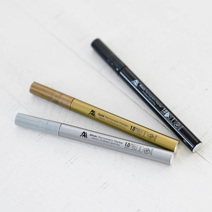 Essential Permanent Markers Set