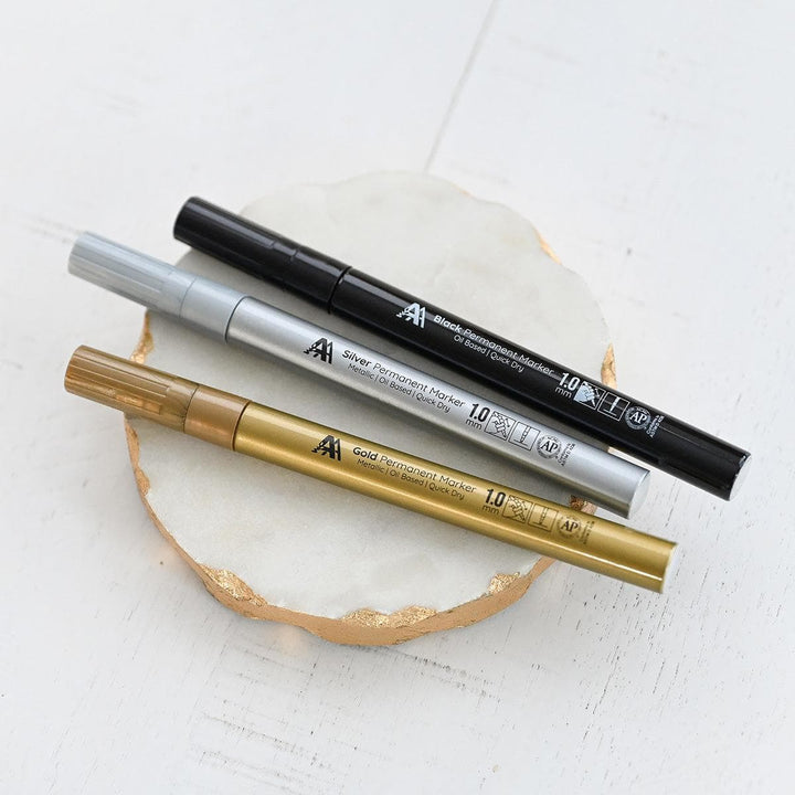 Essential Permanent Markers Set